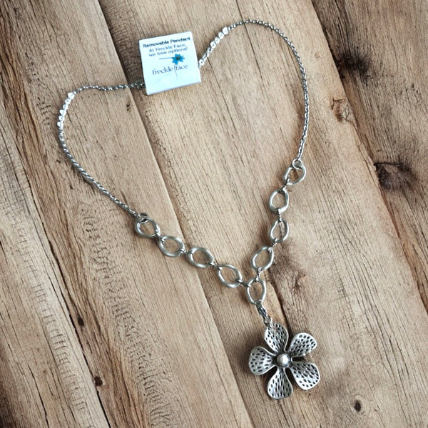 Switcharoo Necklace – Removable Flower Pendant, Matte Silver Boho
