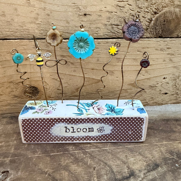 Whimsical Wildflower Garden – Bloom 🌼🐝