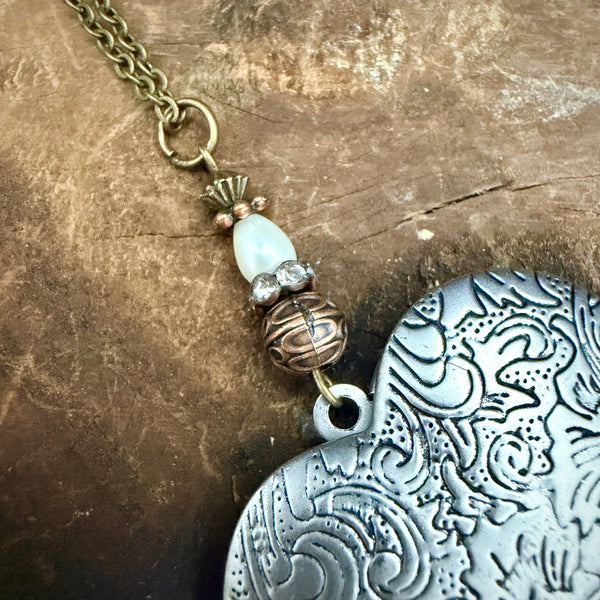 NEW - Vintage Heart Locket Necklace