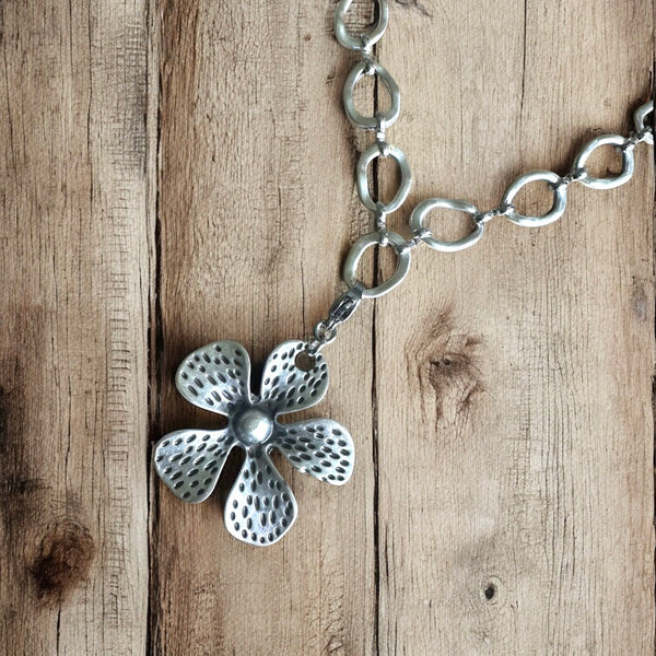 Switcharoo Necklace – Removable Flower Pendant, Matte Silver Boho