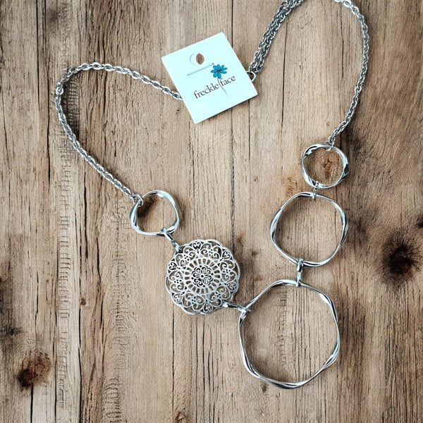 A Touch of Gold Filigree Necklace