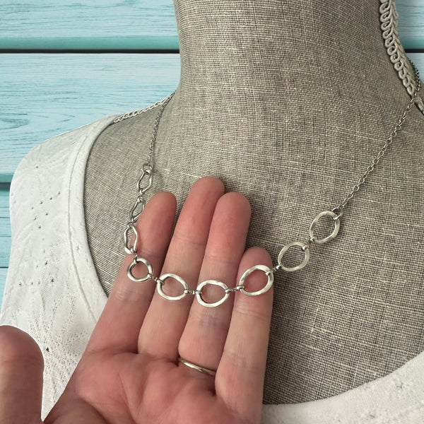 Switcharoo Necklace – Removable Flower Pendant, Matte Silver Boho