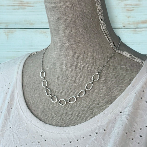 Switcharoo Necklace – Removable Flower Pendant, Matte Silver Boho