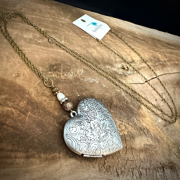 NEW - Vintage Heart Locket Necklace