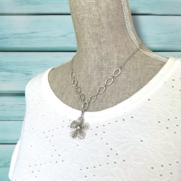 Switcharoo Necklace – Removable Flower Pendant, Matte Silver Boho