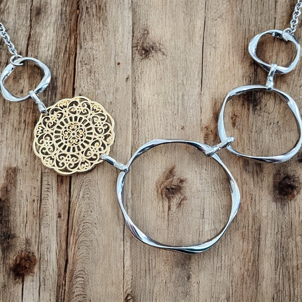 A Touch of Gold Filigree Necklace