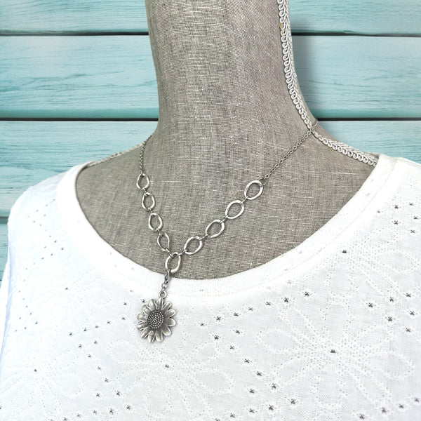 Switcharoo Necklace – Removable Flower Pendant, Matte Silver Boho