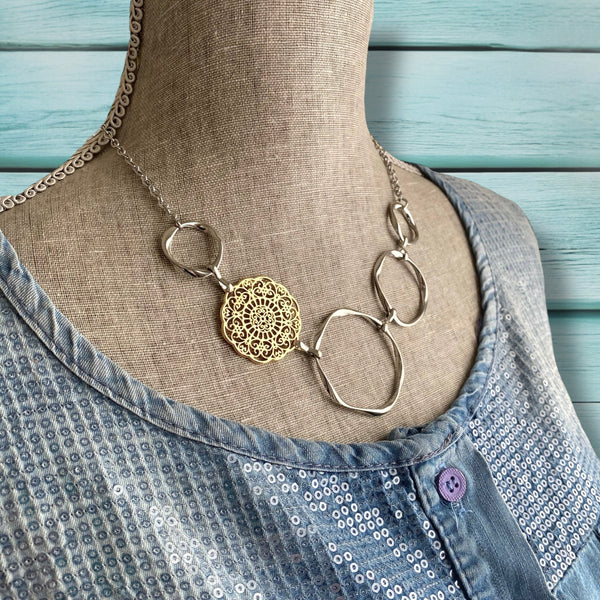 A Touch of Gold Filigree Necklace