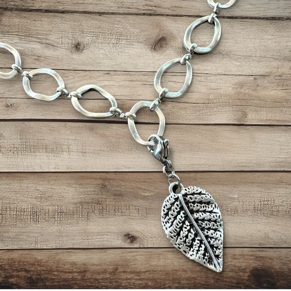 Switcharoo Necklace – Removable Flower Pendant, Matte Silver Boho