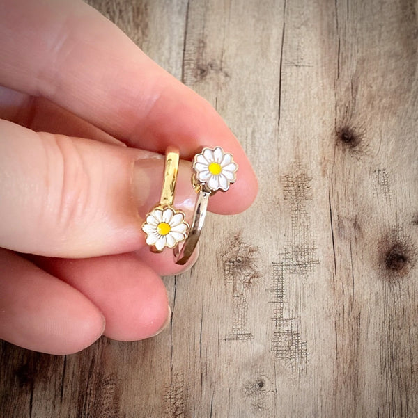 Daisy fidget ring in gift-ready packaging with thank you card
