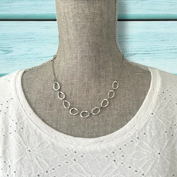 Switcharoo Necklace – Removable Flower Pendant, Matte Silver Boho