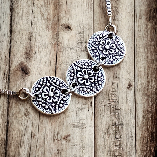 Adjustable Bracelet - Triple Flower Medallion