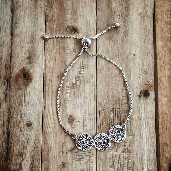 Adjustable Bracelet - Triple Flower Medallion