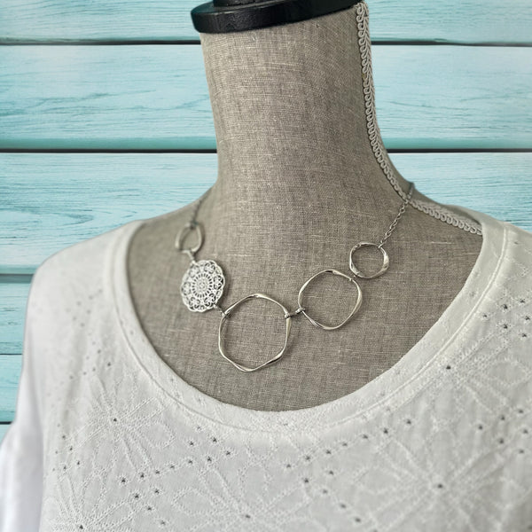 A Touch of Gold Filigree Necklace