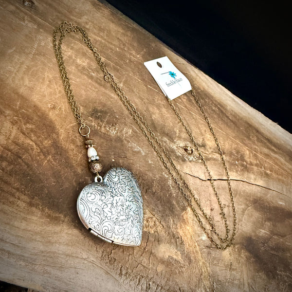 NEW - Vintage Heart Locket Necklace