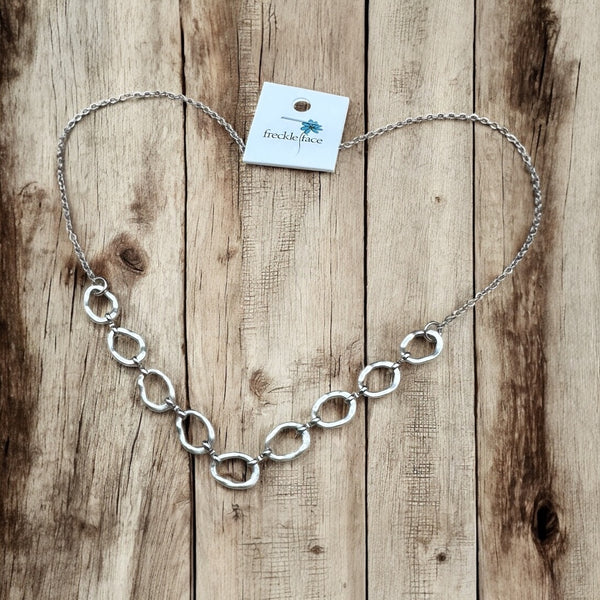 Minimalist Simple Wavy Chain Necklace