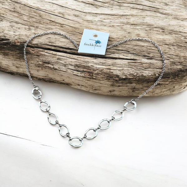 Minimalist Simple Wavy Chain Necklace