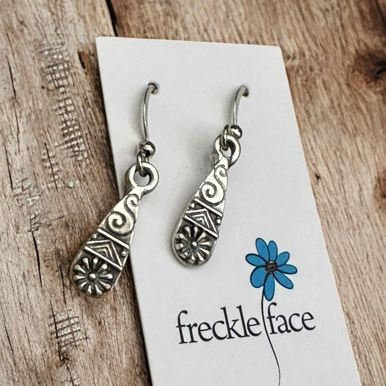 Detailed Drop Earrings