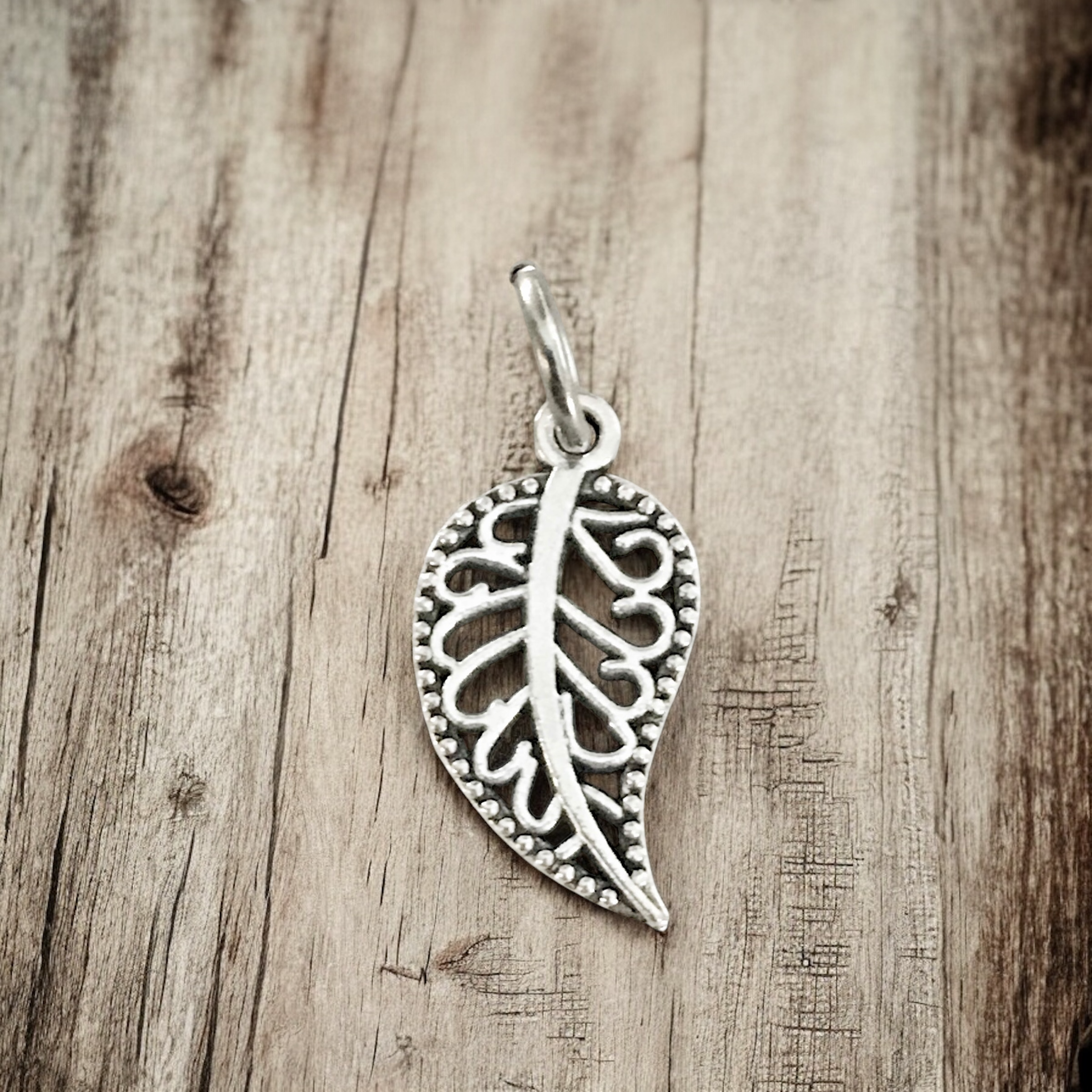 Small Fancy Leaf - Charm