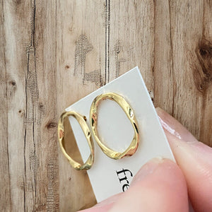 Twist Circle Stud Earrings