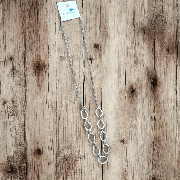 Minimalist Simple Wavy Chain Necklace