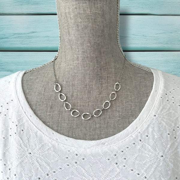 Minimalist Simple Wavy Chain Necklace