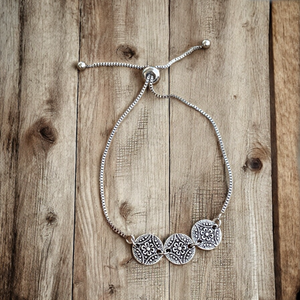 Adjustable Bracelet - Silver triple flower medallion