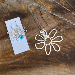 Breathe Flower Necklace & Earring Set