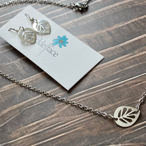 The Cutest Leaf Short Necklace (earrings sold separately)